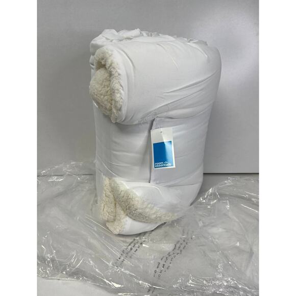 Room essentials sherpa comforter twin/twinxl - Picture 4 of 6